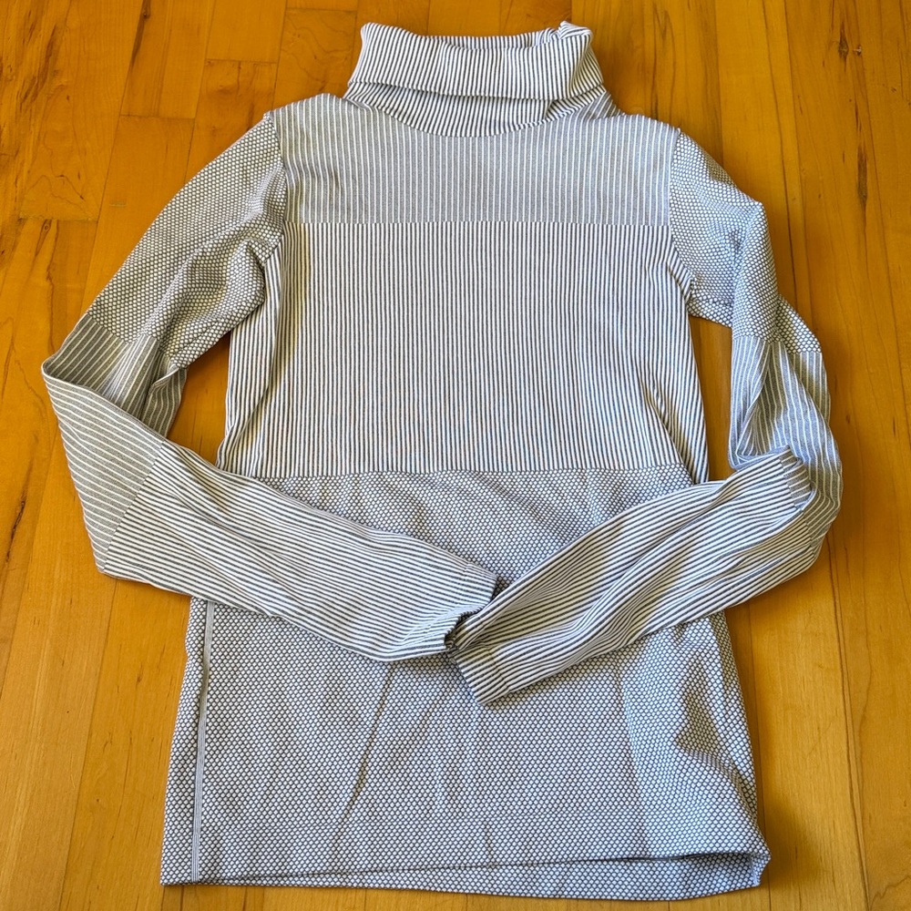 Athleta top